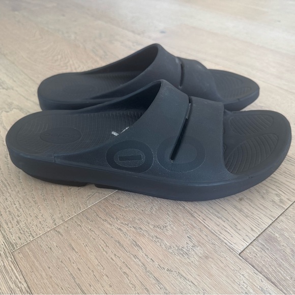 Oofos OOahh Black Slide Sandal Size 12 - Picture 1 of 3